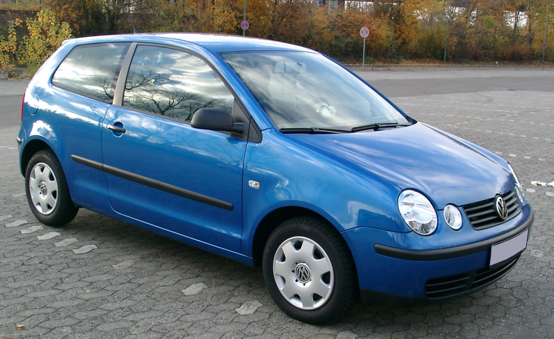 ../../../_images/VW_Polo_IV_front_20071106.jpg